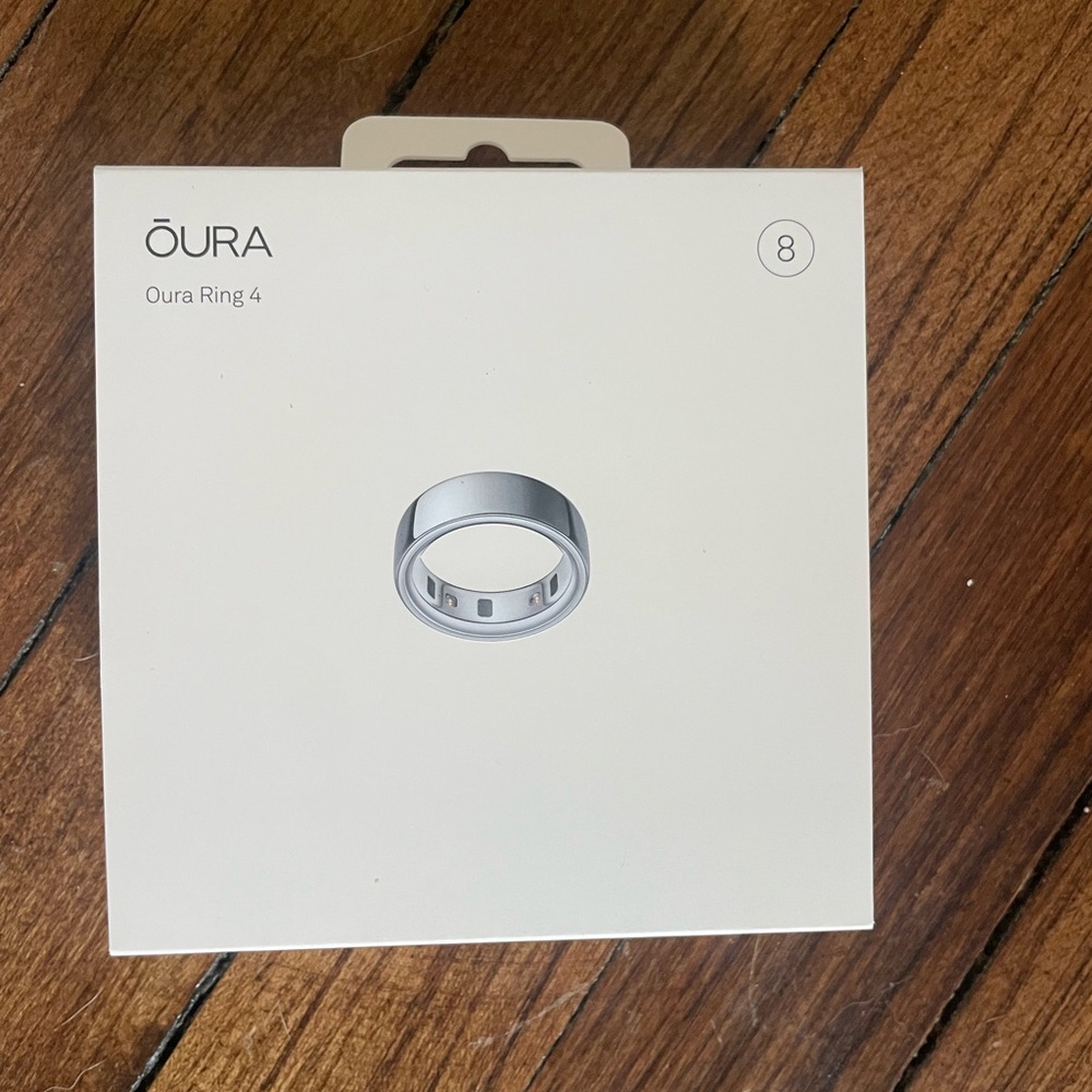 Oura Ring 4 in Silver - Brand New, sealed box
